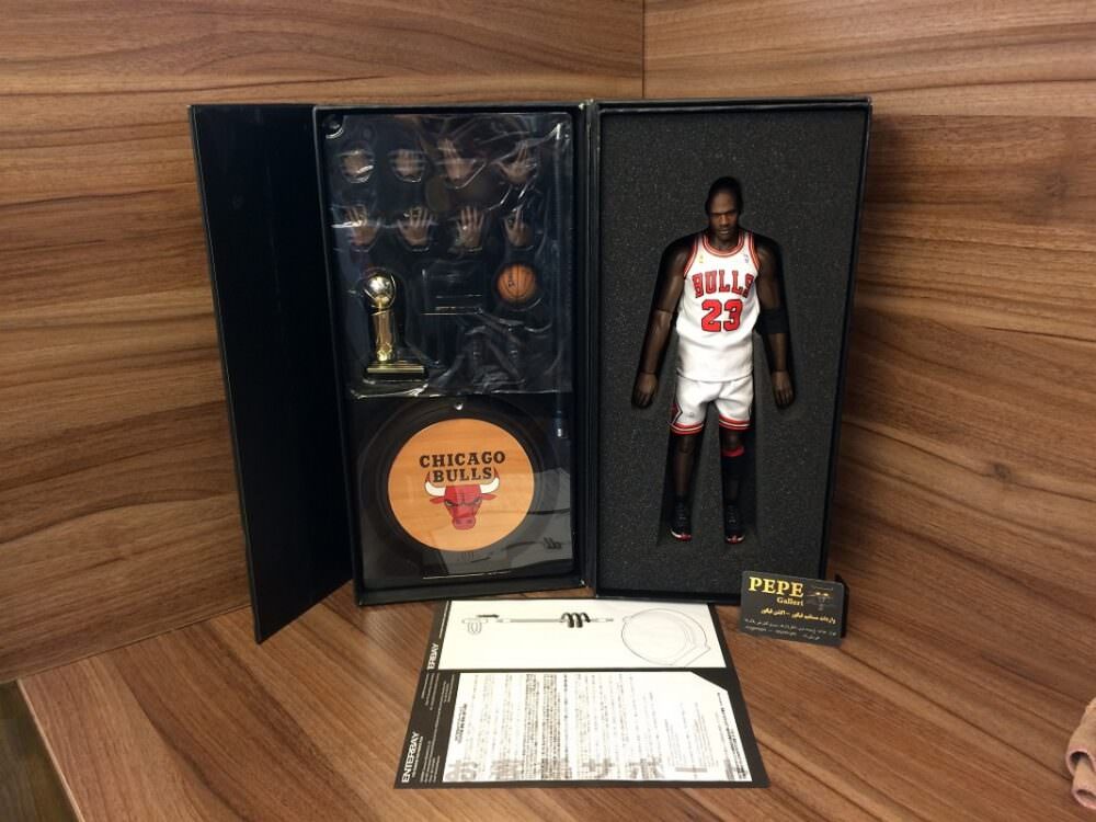 اكشن فيگور مايكل جردن ( NBA / Home Jersey Edition ) - Image 6