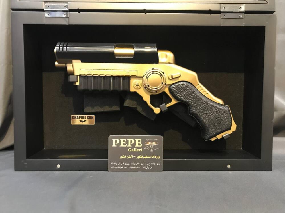 Noble Collection BATMAN BEGINS Grapnel Gun Prop Replica 1/1 Scale