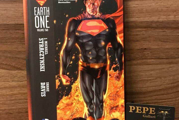 کمیک بوک هاردکاور سوپرمن (Earth One)