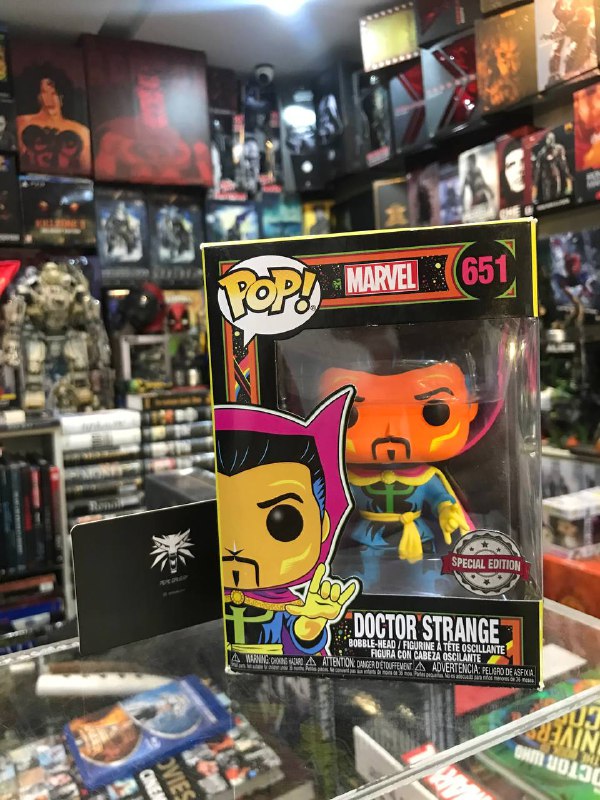 Funko Pop! figura Marvel Black Light Dr. Strange (4)