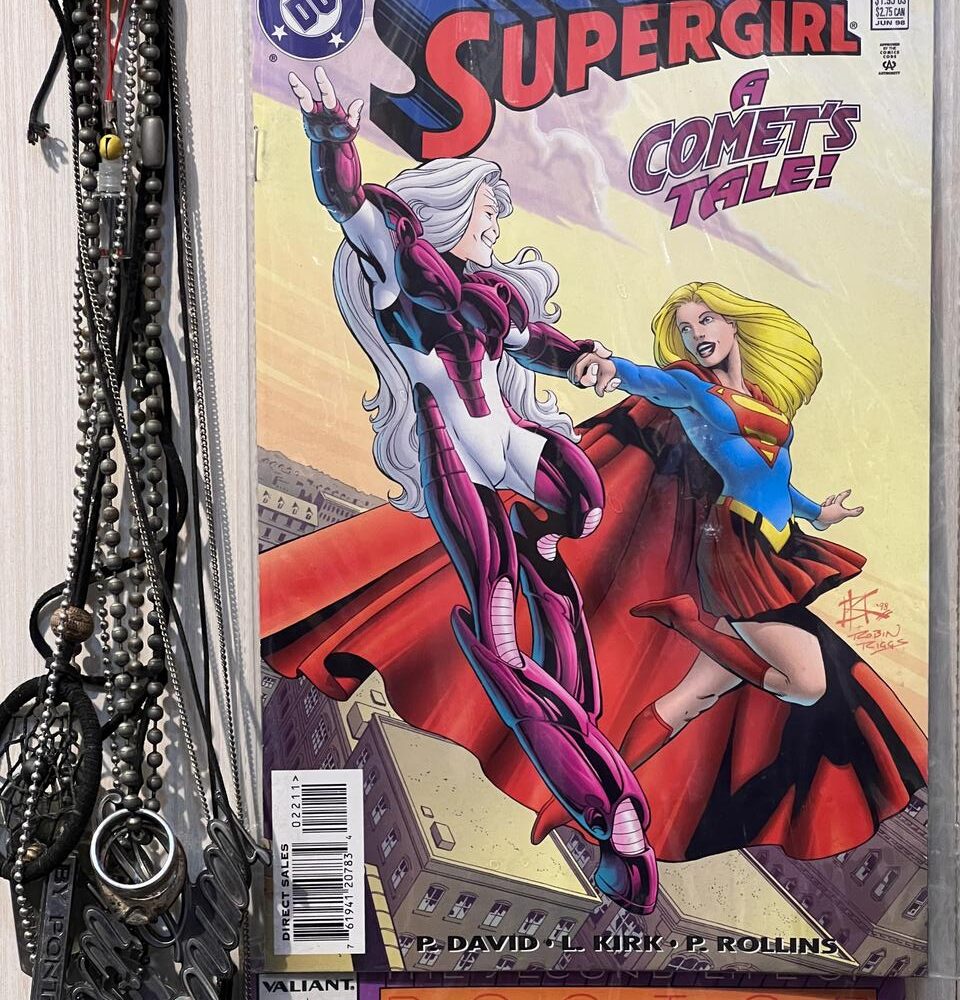 کمیک بوک !SUPERGIRL A COMETSTALE