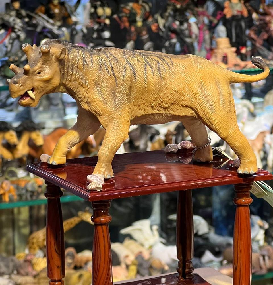 فیگور Uintatherium Deluxe