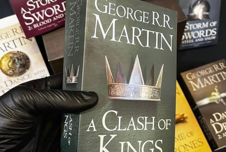 آرت بوک George R.R. Martin A Clash of Kings
