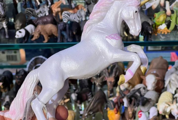 فیگور Unicorn Mare Pink
