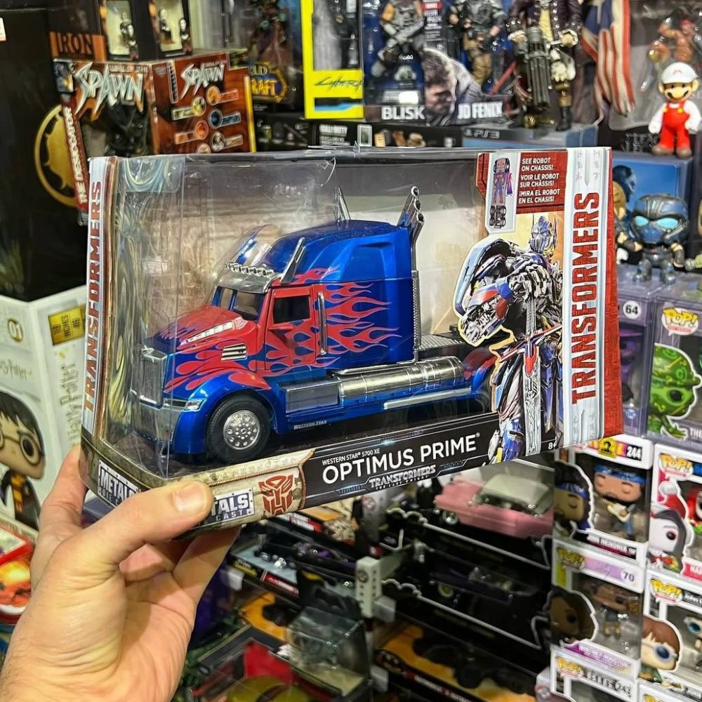 Jada Toys Metals Transformers Optimus Prime 124 Diecast Vehicle Blue and Red
