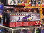 ماشین فلزی مدل 1970 Ford Mustang Boss 429 و فیگور فلزی جوکر با مقیاس 1:32