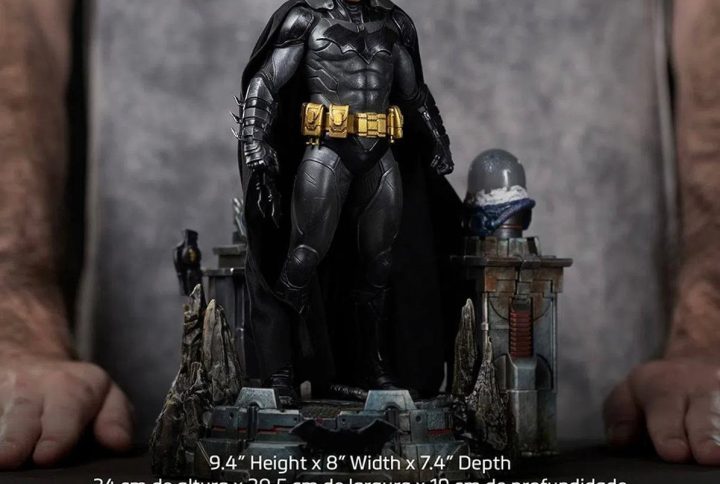 مجسمه بتمن ( Batman Unleashed Deluxe )