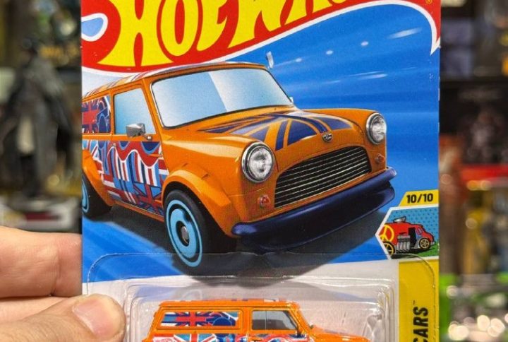 ماکت هات ویلز 67Austin Mini Van