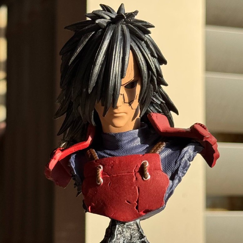 نیم تنه مادارا اوچیها ( انیمه ناروتو )