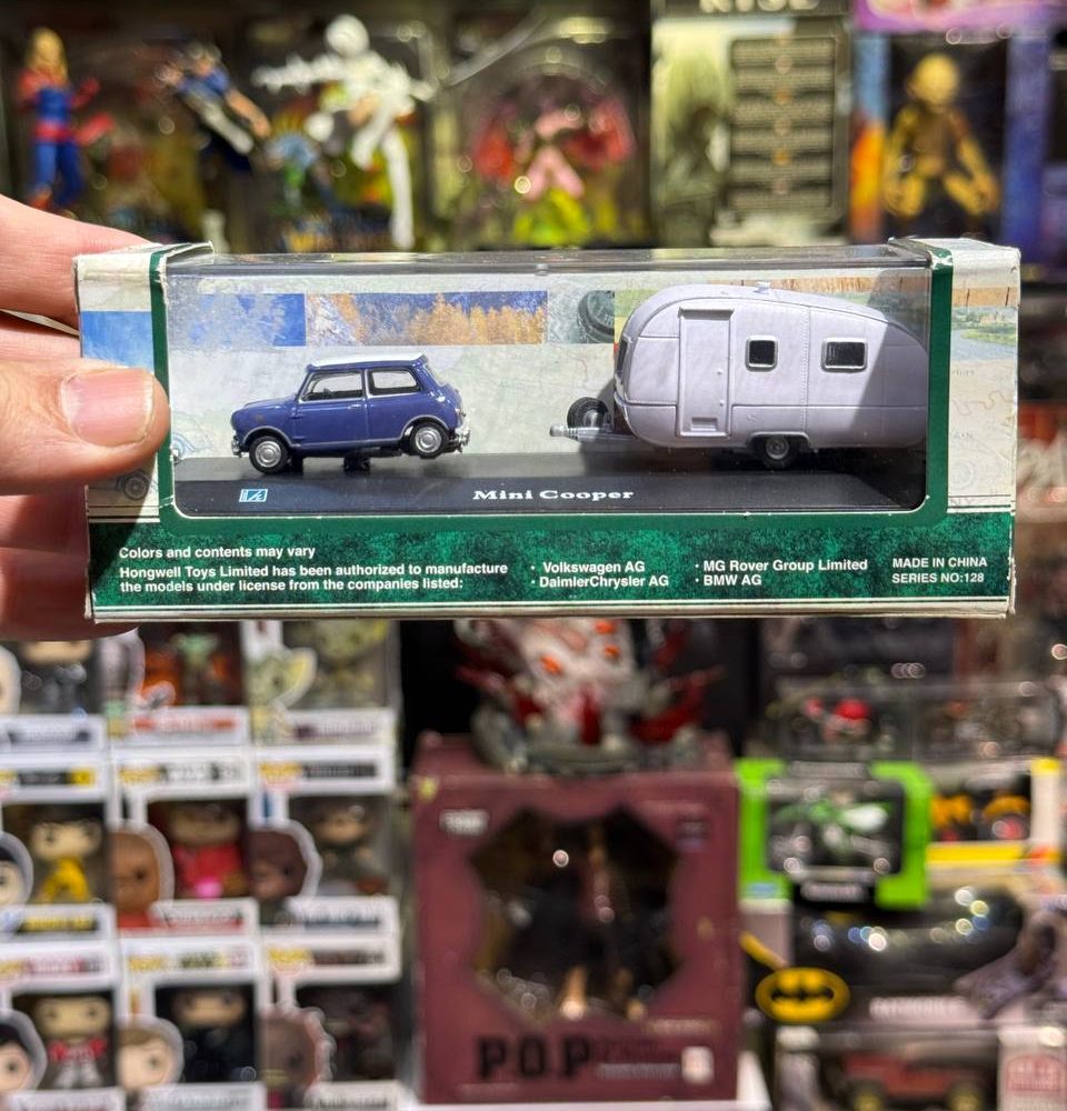 ماکت Mini Cooper and a caravan