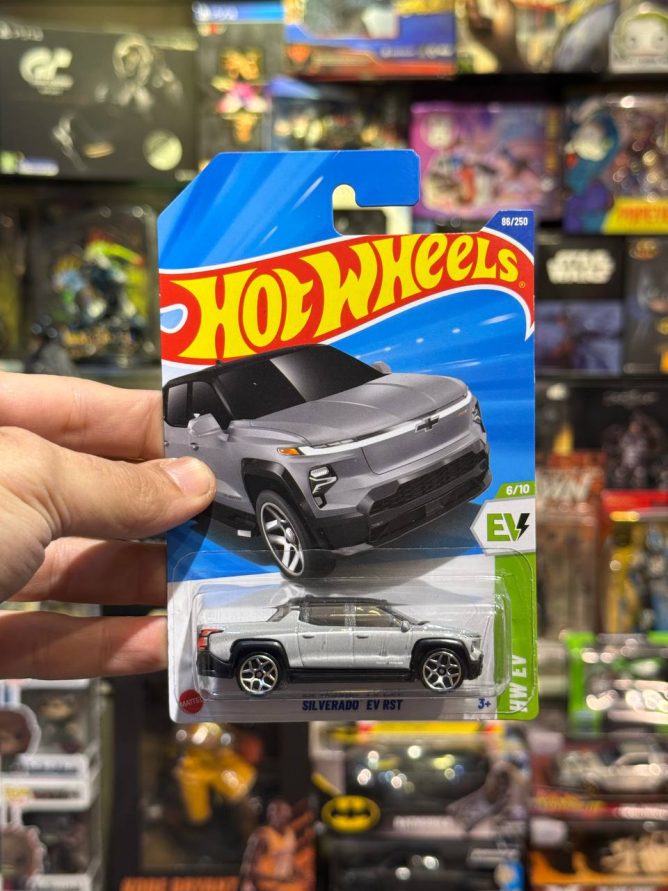 ماکت هات ویلز SILVERADO EV RST