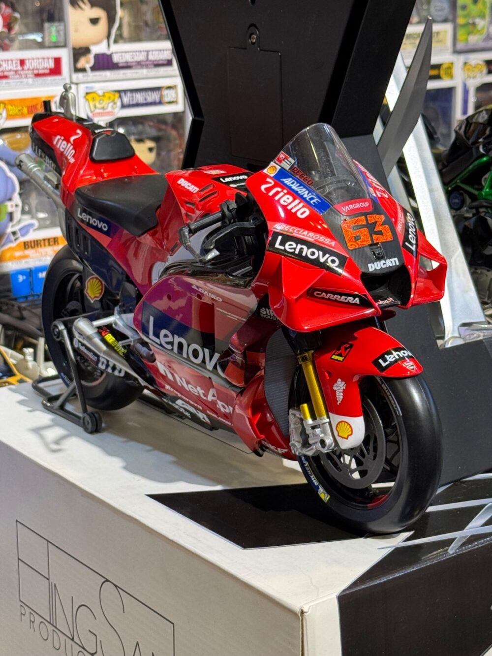 ماکت دایکست موتور دوکاتی 1:6 Lenovo Team 2022 Bagnaia - Image 18