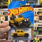 ماکت ماشین هات ویلز مدل Hot Wheels - '15 Land Rover Defender Double Cab - 179/250 - 2025 Edition - N7C5 Series