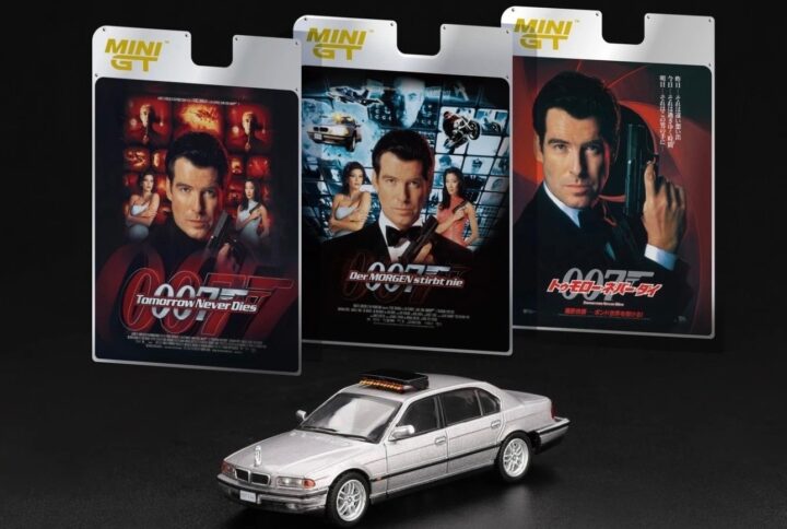 ماکت فلزی بی ام و 750iL E38 1997 ( سری جیمز باند Tomorrow Never Dies )