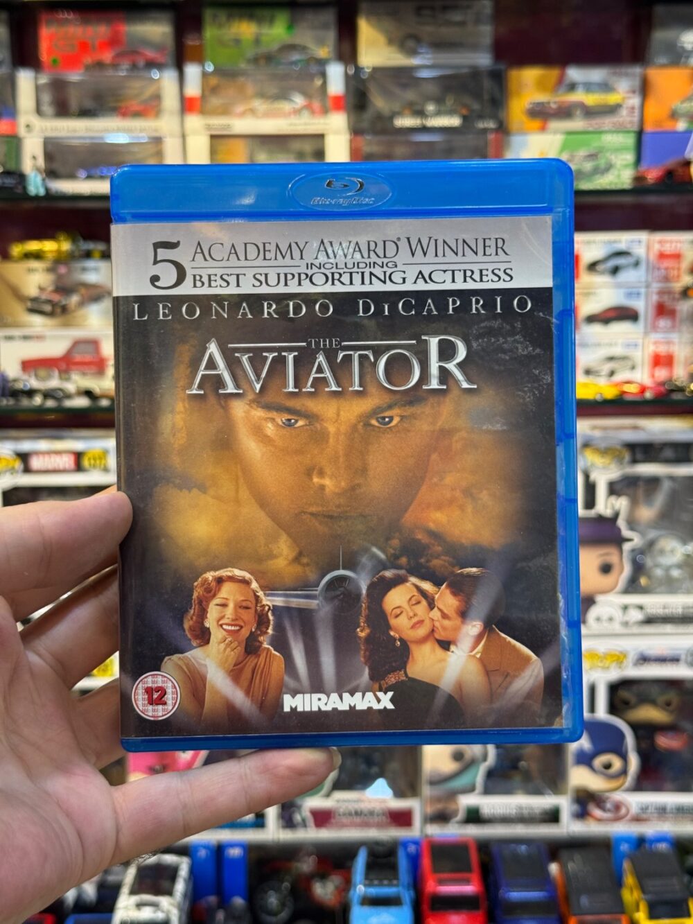 Blu-ray of the 2004 biographical drama film The Aviator, directed by Martin Scorsese and starring Leonardo DiCaprio بلوری اورجینال فیلم هوانورد ( اویتور ) فرمت : Blu-ray + Digital HD لیمیتد ادیشن ( تولید محدود )